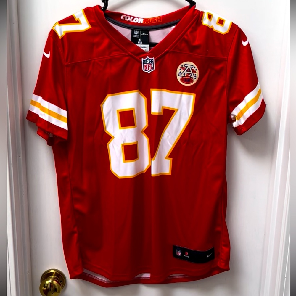 Travis Kelce Chiefs jersey